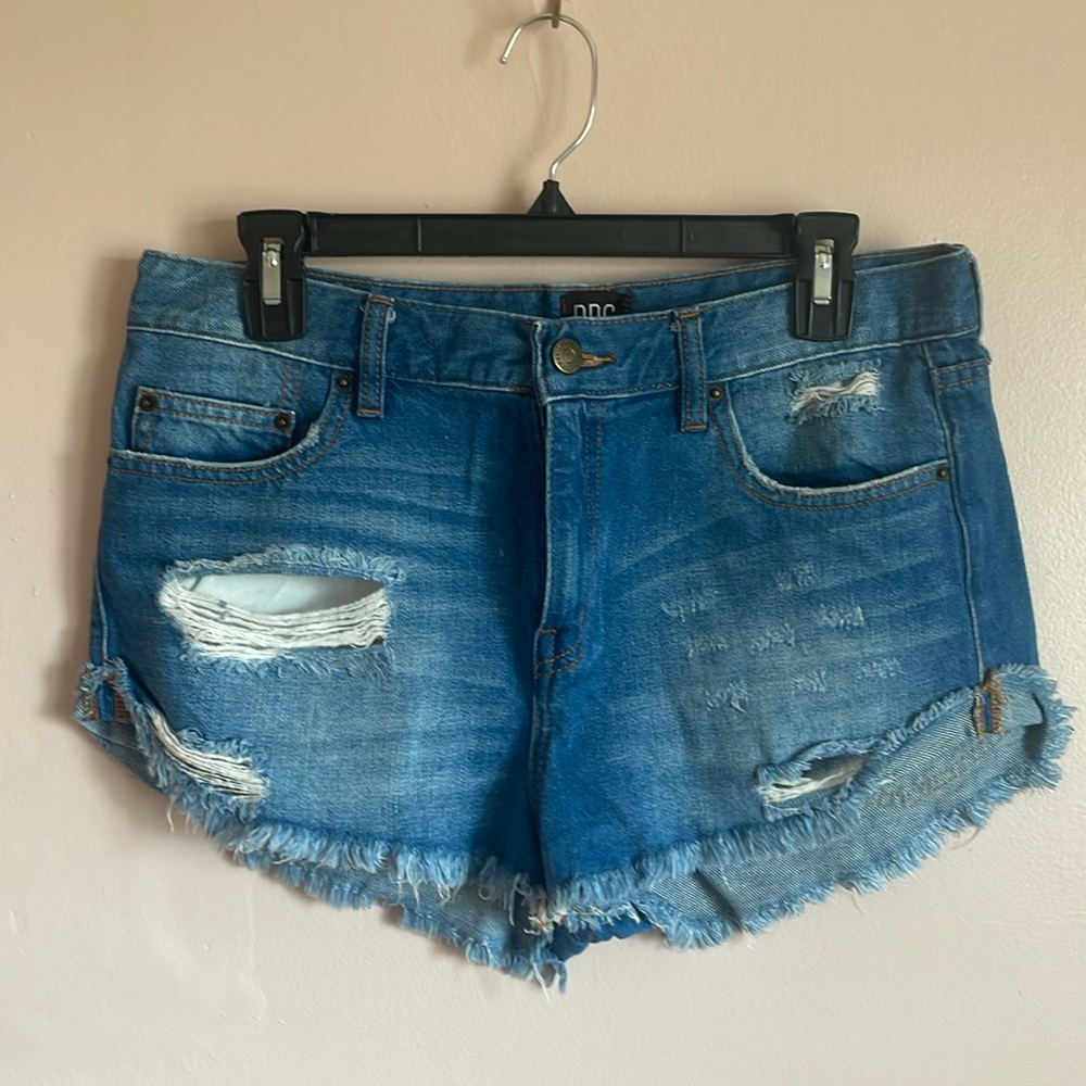 BDG Boyfriend Low-Rise shorts